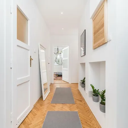 Apartamento Two Separate Bedrooms,10 Min Walk To The Center By Homeclick Cracovia