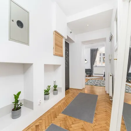 Two Separate Bedrooms,10 Min Walk To The Center By Homeclick Apartmán *