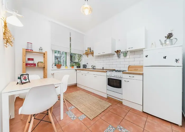 Two Separate Bedrooms,10 Min Walk To The Center By Homeclick